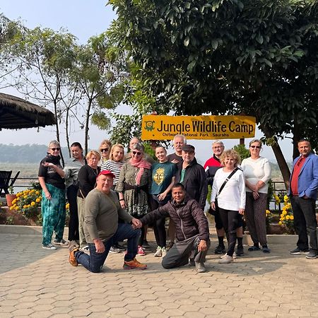 Jungle Wildlife Camp Hotel Sauraha Bagian luar foto