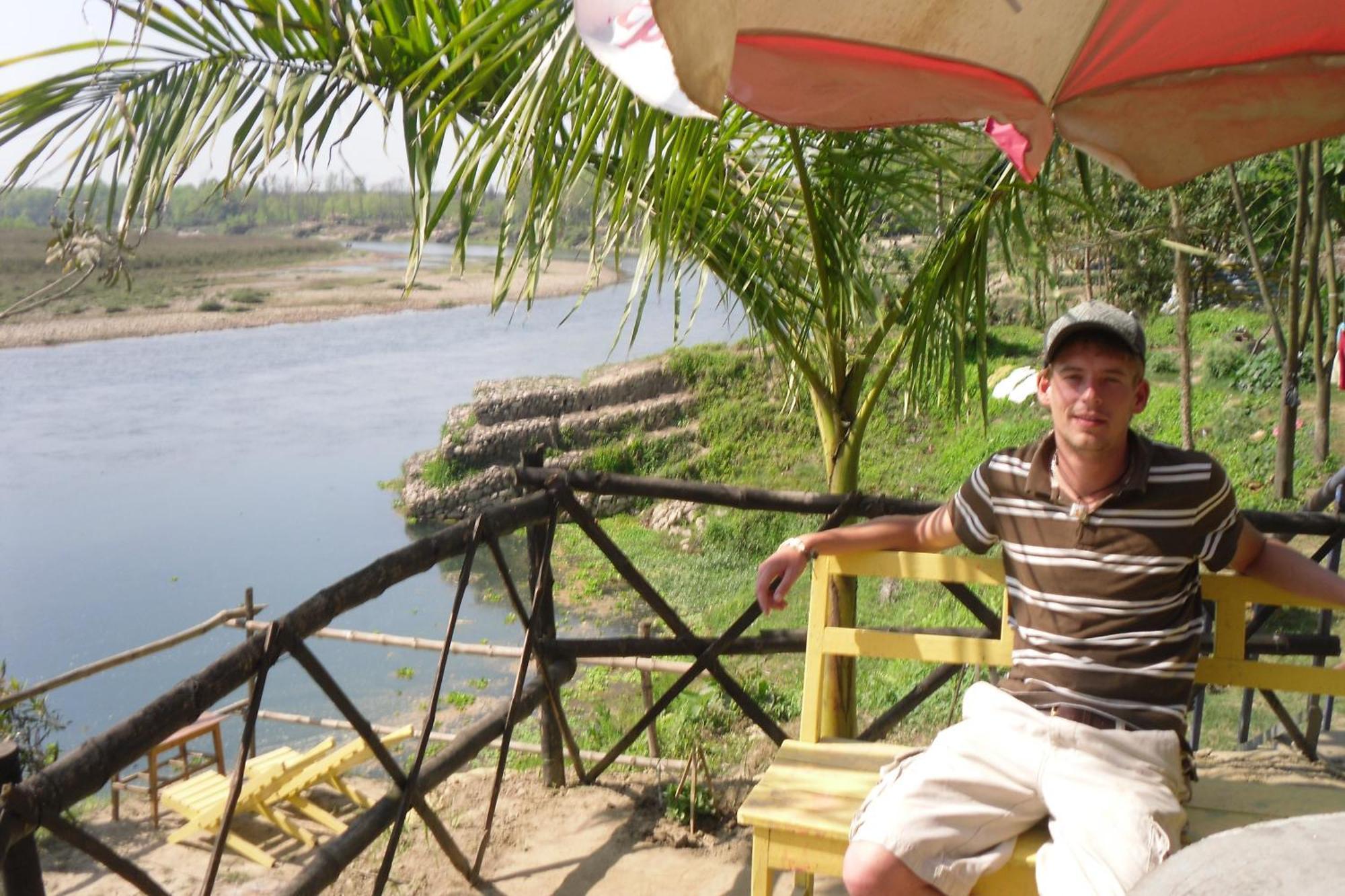 Jungle Wildlife Camp Hotel Sauraha Bagian luar foto