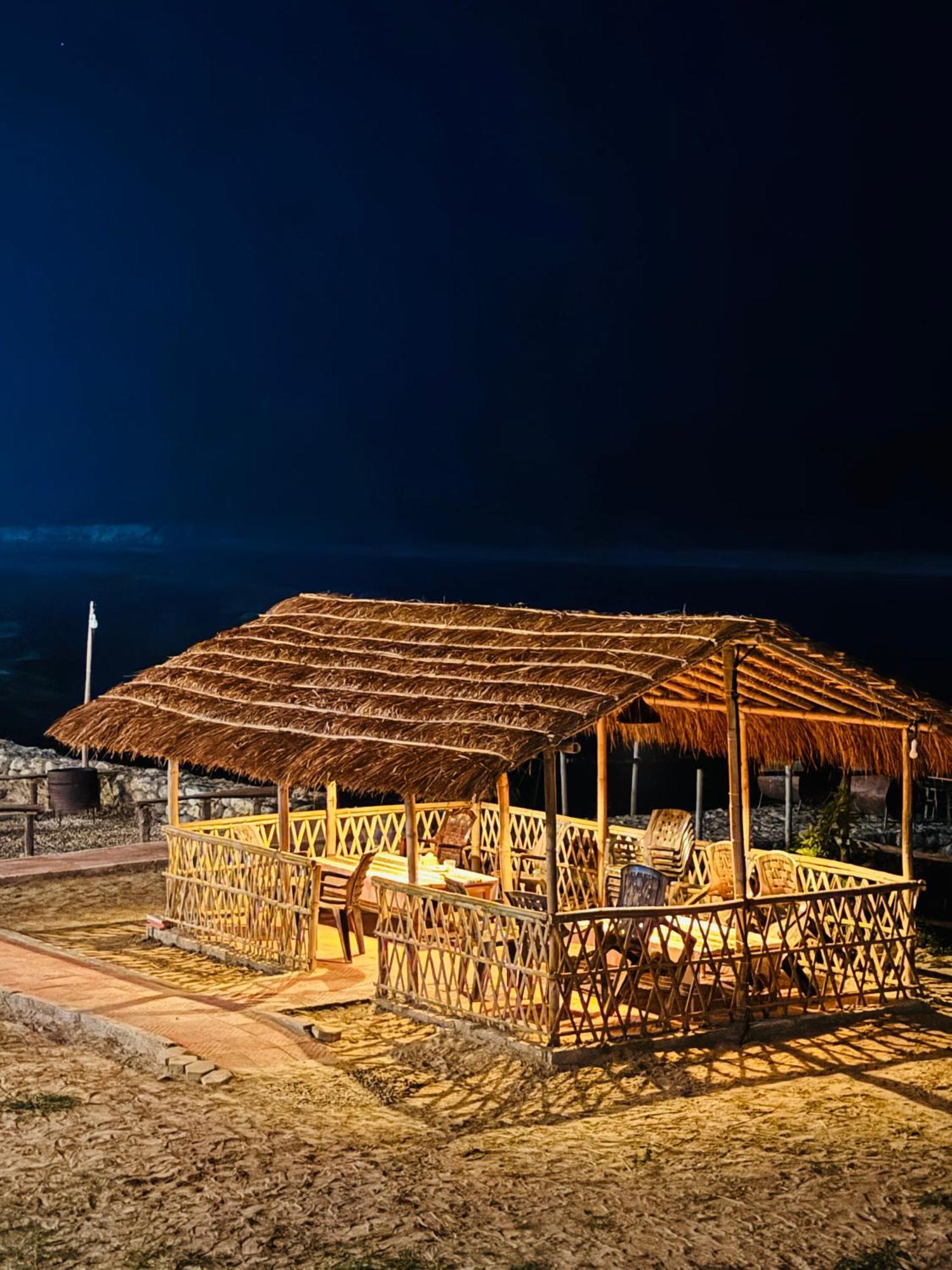 Jungle Wildlife Camp Hotel Sauraha Bagian luar foto