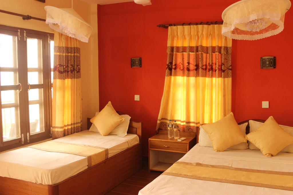 Jungle Wildlife Camp Hotel Sauraha Bagian luar foto